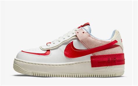 nike deames wit met rood|Nike witte sandalen.